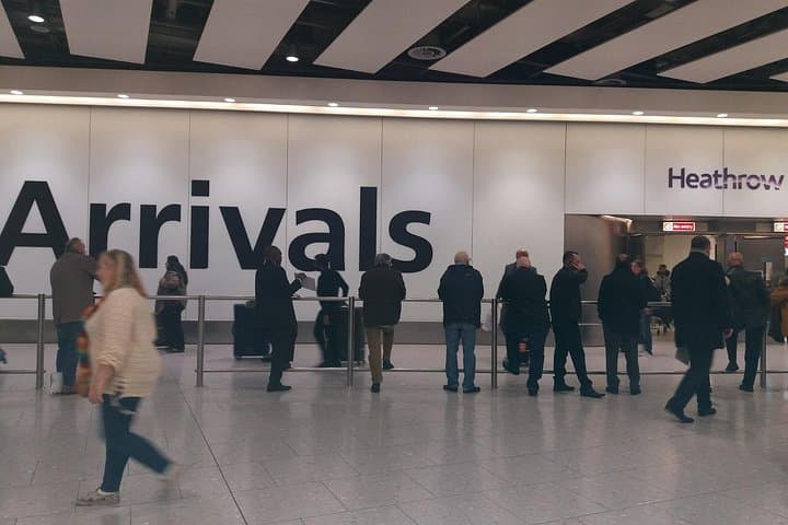 Shared Arrival Transfer London Airport to Hotel Accommodation