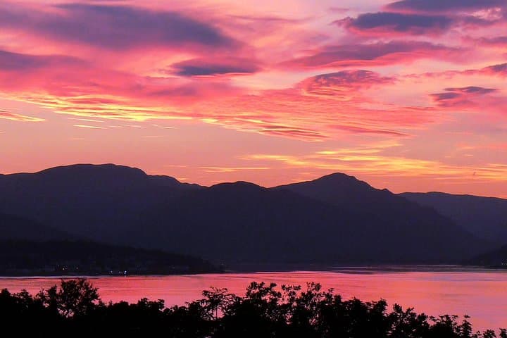 Clyde Coast Tours, see the stunning river Clyde and Argyll hills from Glasgow