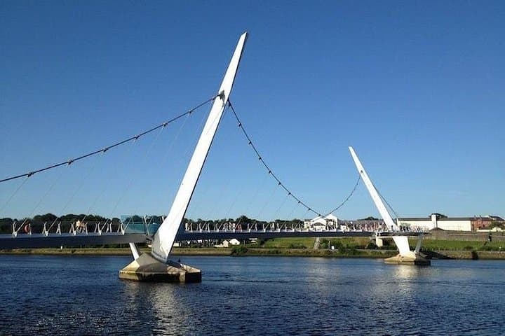 Visit Derry/Londonderry's Peace bridge