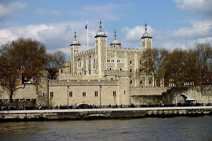 London Vintage Bus Tour Including River Thames Cruise with Optional Lunch