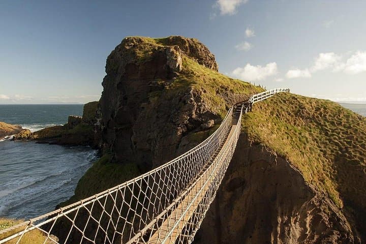 Carrick-A-Rede Rope Bridge - TaxiToursNI Package Executive Tours
