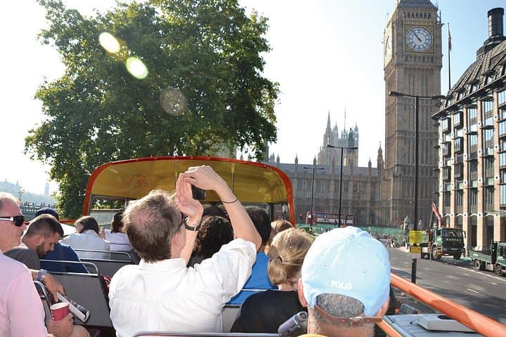London Vintage Bus Tour with Cream Tea at Harrods