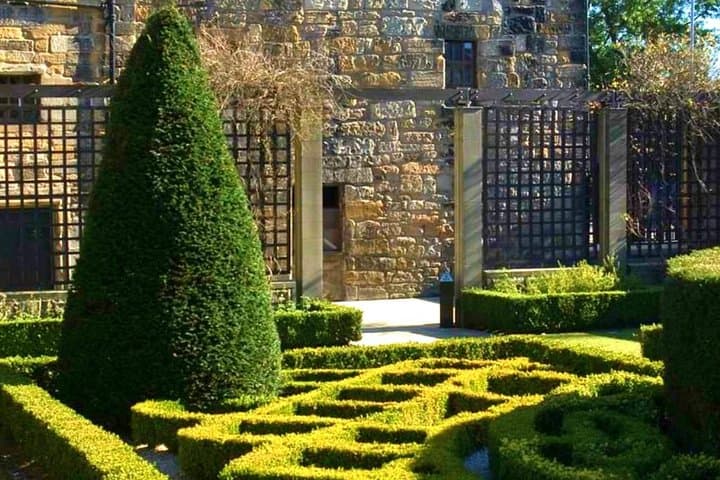 Glasgow Luxury Private Sightseeing Excursion with Chauffeur