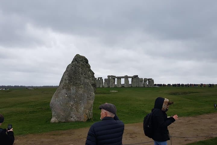 Private transfer to Southampton with a stop at Stonehenge