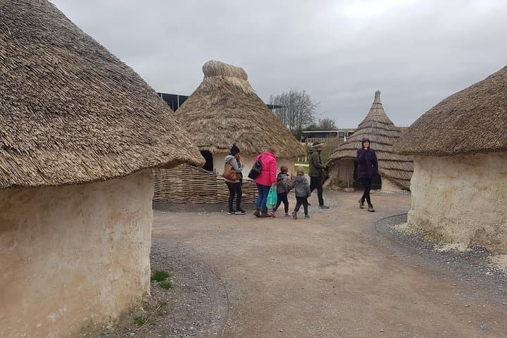Private transfer to Southampton with a stop at Stonehenge