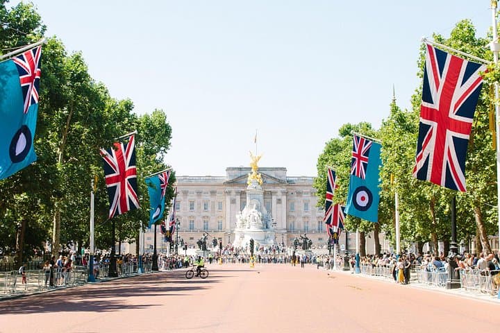 Highlights of Royal London Bike Tour including Hyde Park