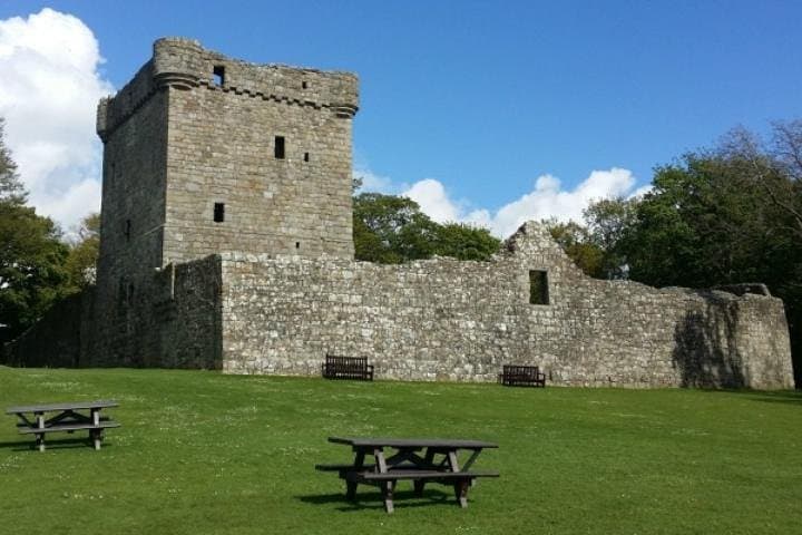 Mary Queen of Scots Private Sightseeing Excursion with Luxury Chauffeur