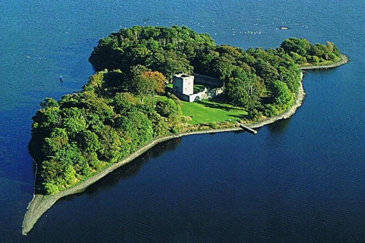 Mary Queen of Scots Private Sightseeing Excursion with Luxury Chauffeur