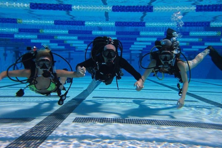 Get a taste of Scuba Diving in confined water