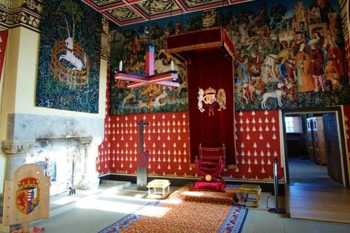 Stirling Luxury Private Sightseeing Excursion with Chauffeur