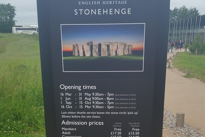 Stonehenge Welcome Board