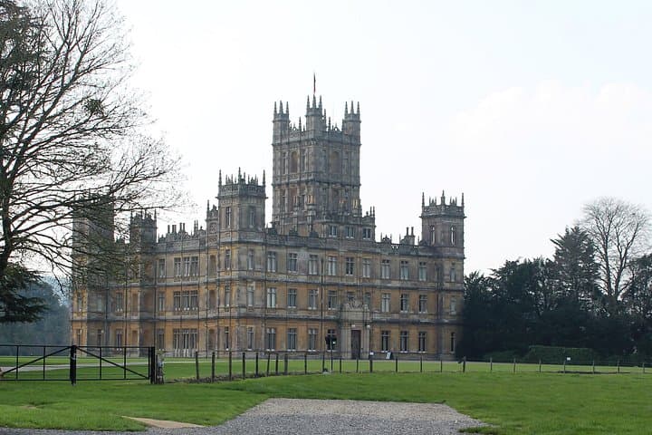 Private Round Trip Transfer : Heathrow or London to Highclere Castle