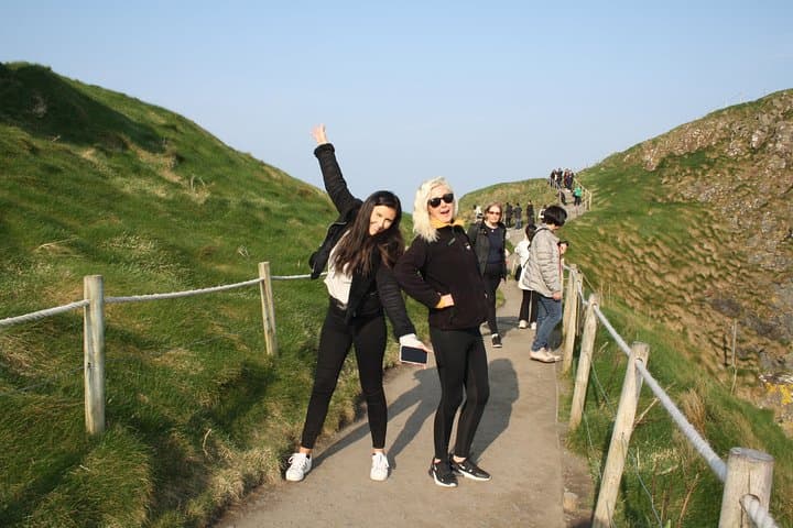 Giant's Causeway Day Tour and Belfast City Tour 2 Day Pass
