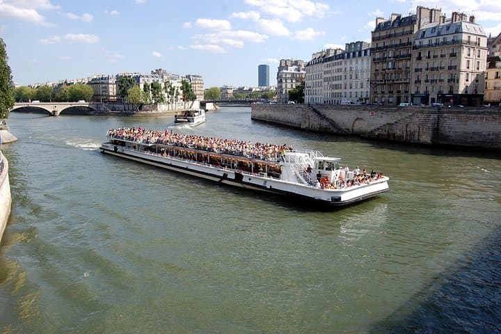 Day Trip to Paris with Eiffel Tower, Notre Dame and Louvre Museum