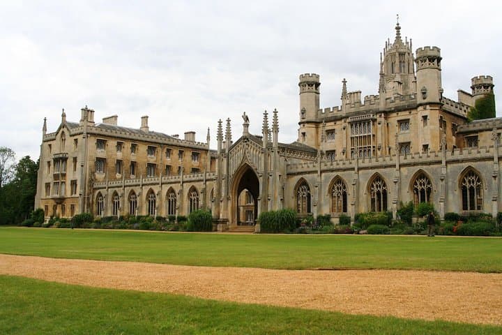 Oxford and Cambridge Universities Guided Day Trip from London