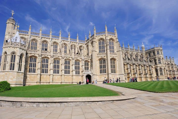 Windsor Castle Tour from London with Transportation & Audio Guide
