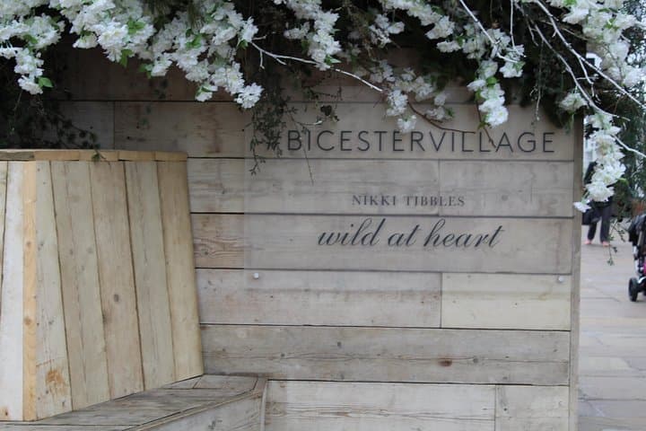 Round Trip shopping transfer from London to Oxford Bicester Village