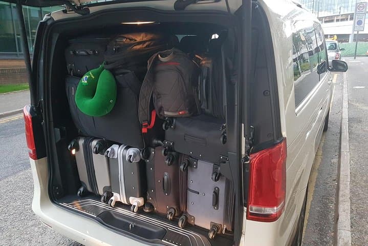 Mercedes V-Class Very Busy