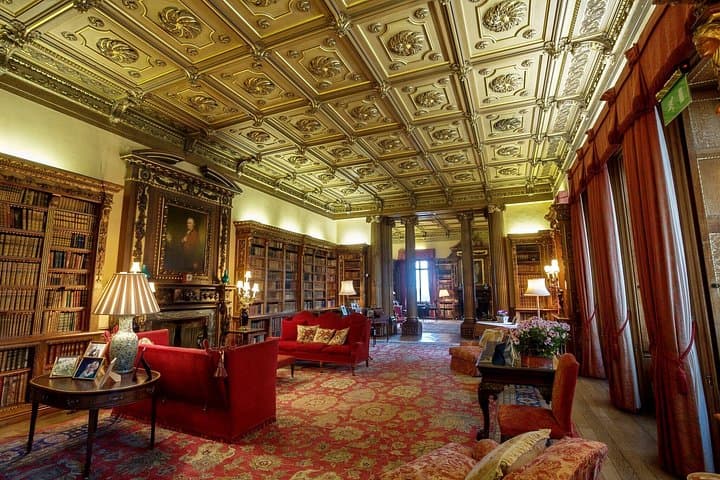 Downton Abbey & Highclere Castle Tour from London, with Oxford
