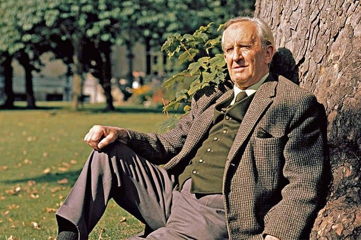 JRR https://media-cdn.tripadvisor.com/media/attractions-splice-spp-720x480/07/74/89/30.jpgTolkien Inklings Oxford writer