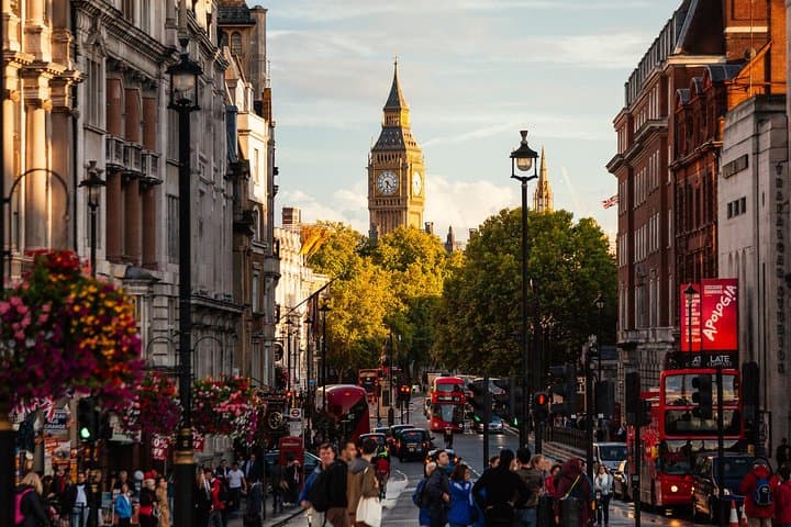 Famous landmarks and hidden gems all with your local host