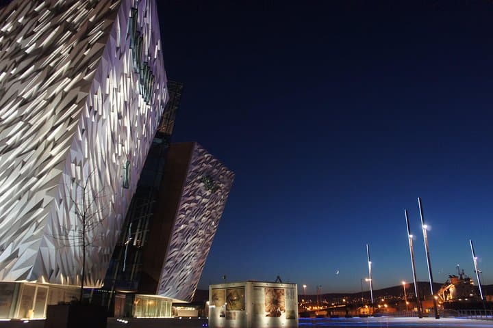 Private Departure Transfer: Hotel to Belfast Airport