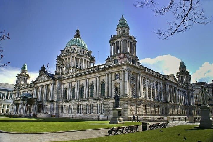 Private Departure Transfer: Hotel to Belfast Airport