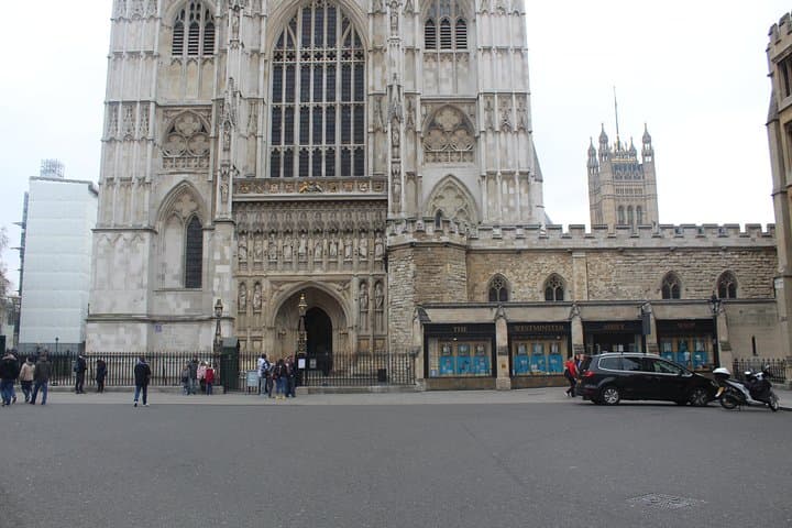 Gatwick Airport to Central London Private Round-Trip