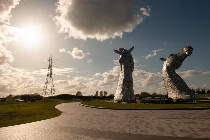 Loch Lomond, Kelpies & Stirling Castle Small-Group Tour