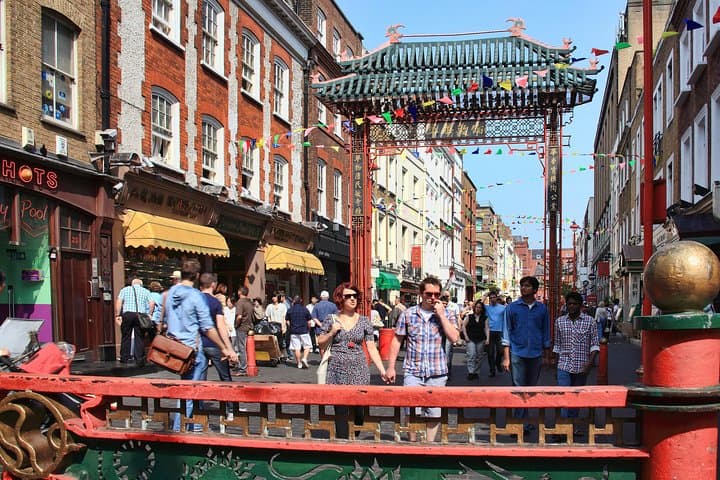 Visit London on a day trip with a Private & friendly guide