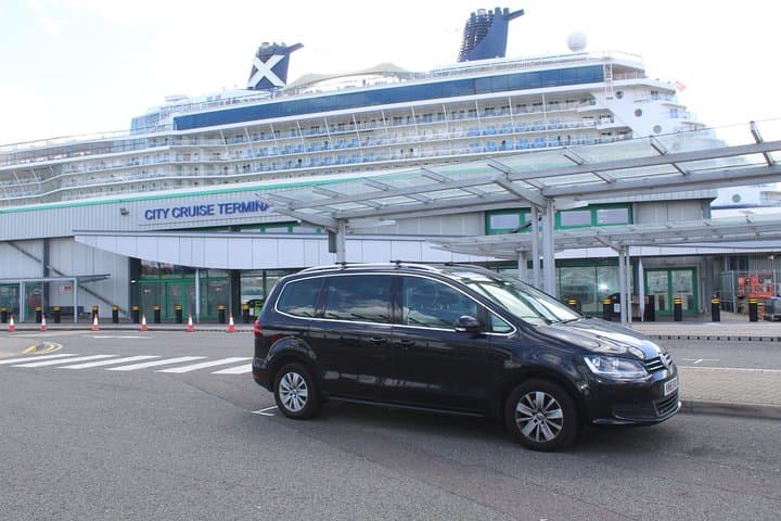Arrival or Departure Private Transfer: Gatwick Airport to Southampton Cruise Port