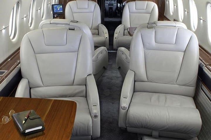 Glasgow city to Glasgow Airport -Luxury Transfer Chauffeured