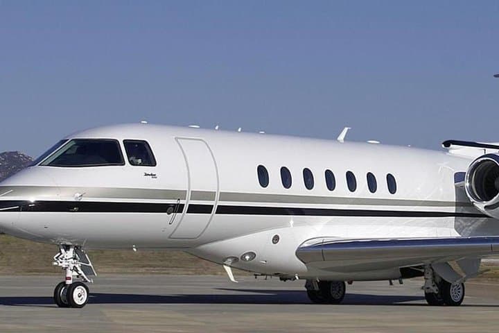 Glasgow city to Glasgow Airport -Luxury Transfer Chauffeured
