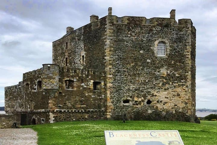 Blackness Castle , Fort William in Outlander