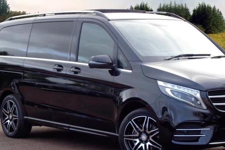 Glasgow Airport to City Executive Business Class in Mercedes Mninvan