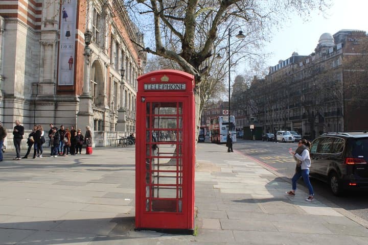 Heathrow Airport to Kensington and Earls Court Private One Way Transfer