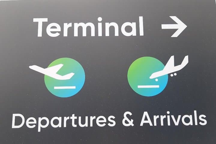Private Transfer from Heathrow Airport to Gatwick Airport via London Hotel