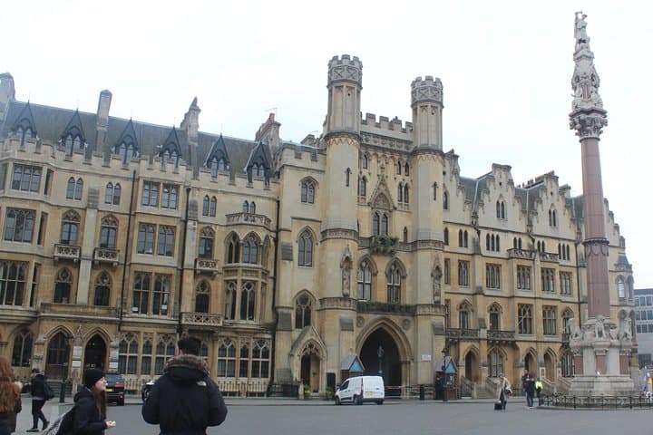Private Transfer from Heathrow Airport to Gatwick Airport via London Hotel