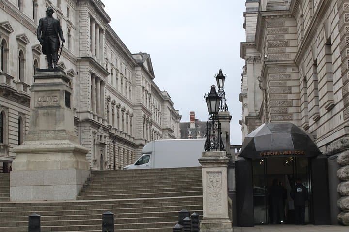 Private Transfer from Heathrow Airport to Gatwick Airport via London Hotel