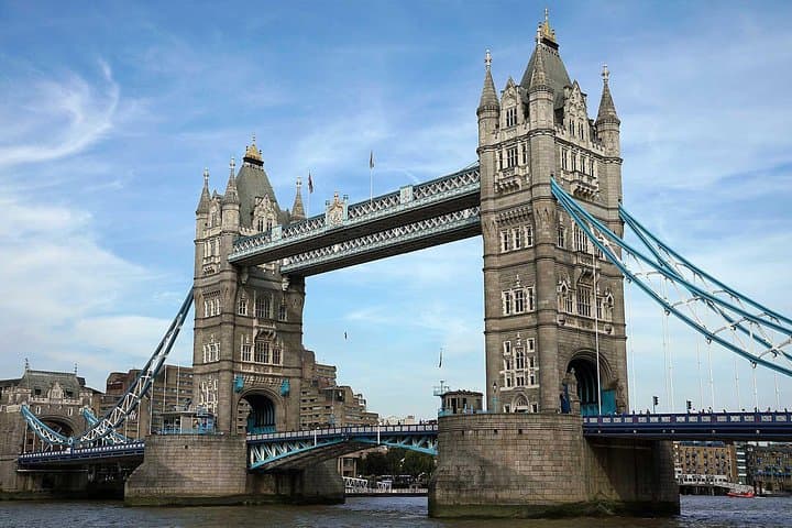 Private London Panoramic Tour by Luxury Sedan