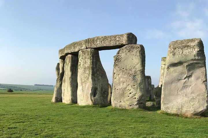Windsor Castle and Stonehenge PRIVATE TOUR Luxury Sedan
