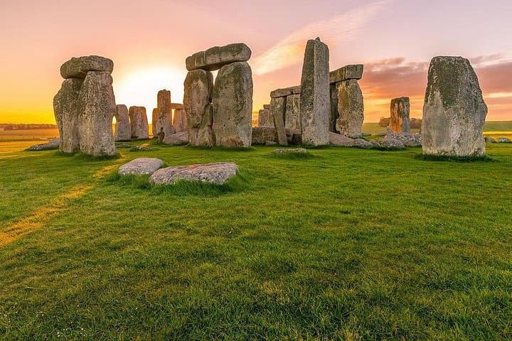 Private 6-hour excursion to Stonehenge from London with Hotel Pick Up