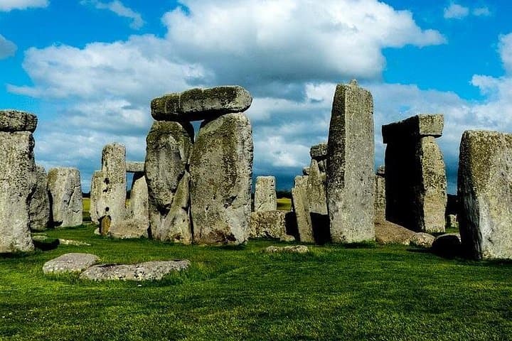 Private 6-hour excursion to Stonehenge from London with Hotel Pick Up