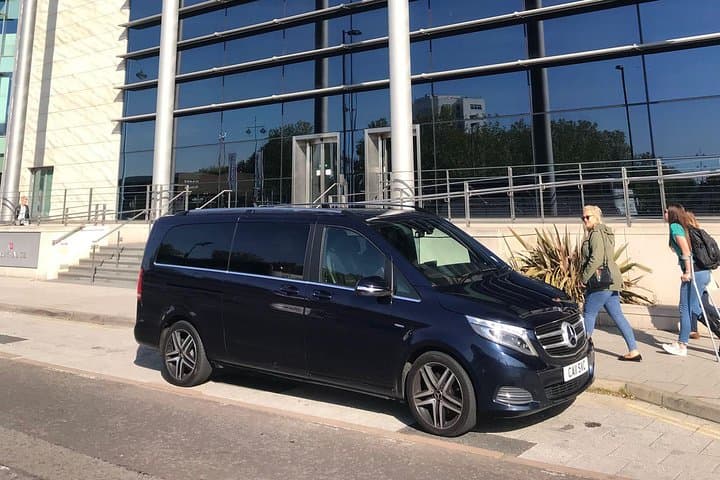 Private Post Cruise Transfer to Heathrow from Southampton Port