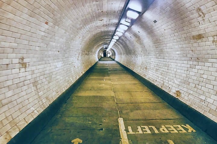 Haunted Greenwich Walking Tour: Ghosts & Dark history