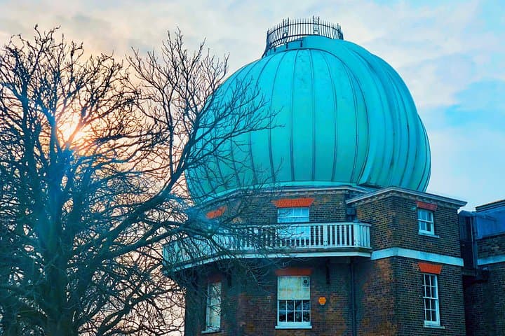 Haunted Greenwich Walking Tour: Ghosts & Dark history