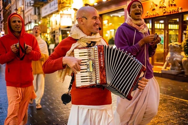 Discover People in Chinatown