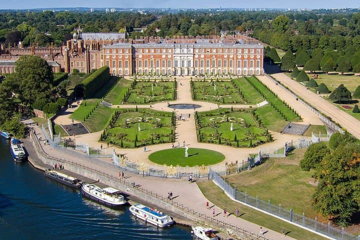 Hampton Court Palace Garden