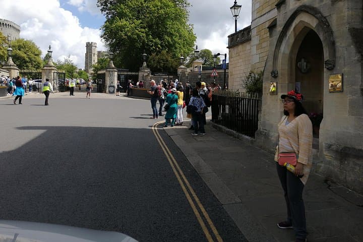Windsor Castle entrance Busy Buy online tickets recommended