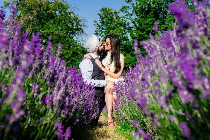 Propose Photoshoot in London 
Insta: photowalk_in_london 
Web: skylensstudio . com